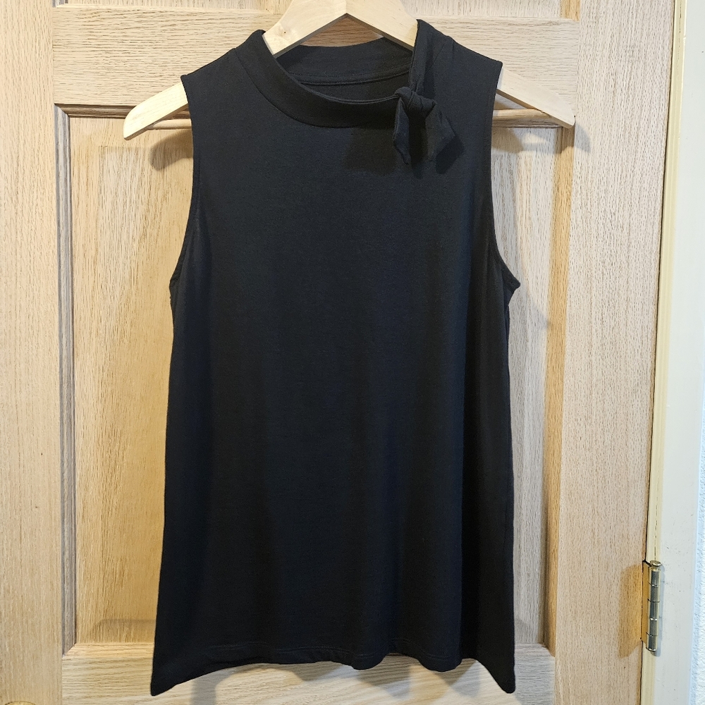 Small Banana Republic Deigner Tee Black Sleeveless Top